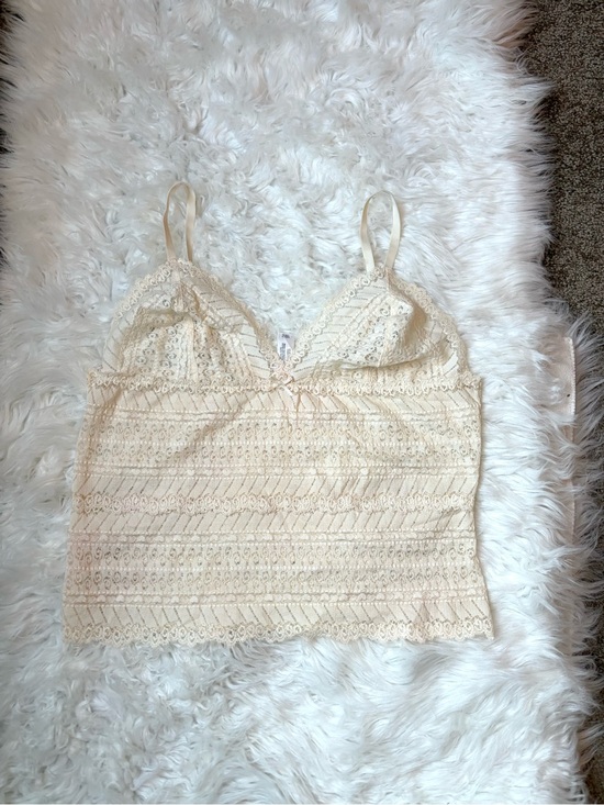 Hillard & Hanson Tops - Cream Lace Camisole